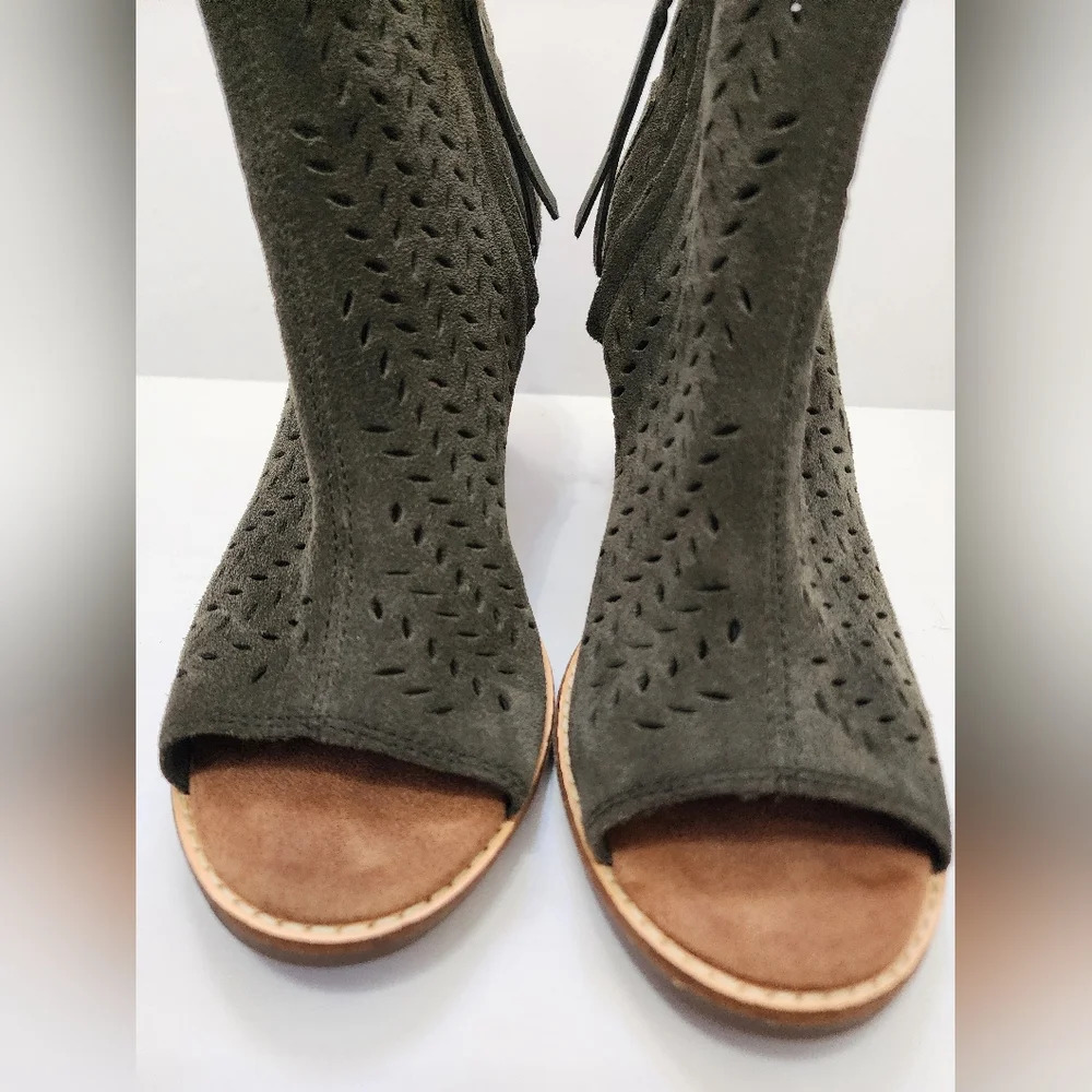 Toms Majorca Peep Toe Booties Olive Green Perforated Size 8.5 - Picture 8 of 11